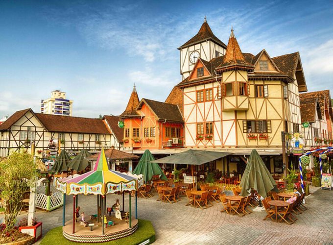 Sempre bela Blumenau: Tour Cultural e Compras (Privativo para até 3 pessoas) Saindo dos hotéis de Itajaí
